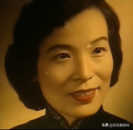 戴笠孙女戴眉曼有多美？长相甜美打扮时髦，与母分别四十年才重逢