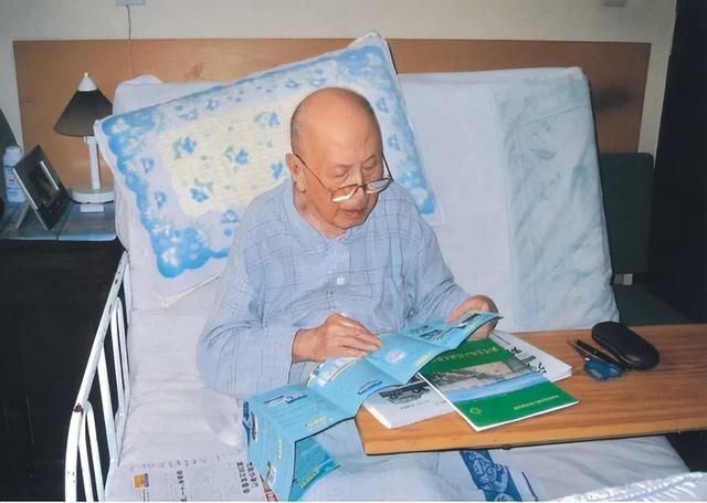 钱老临终前，为何手抖也要写下12字遗言？竟全是对毛主席的认可！