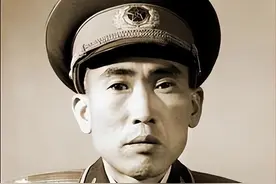 他受派组建大连警察总局，一下建起万名警察部队，苏军见了都咋舌图片