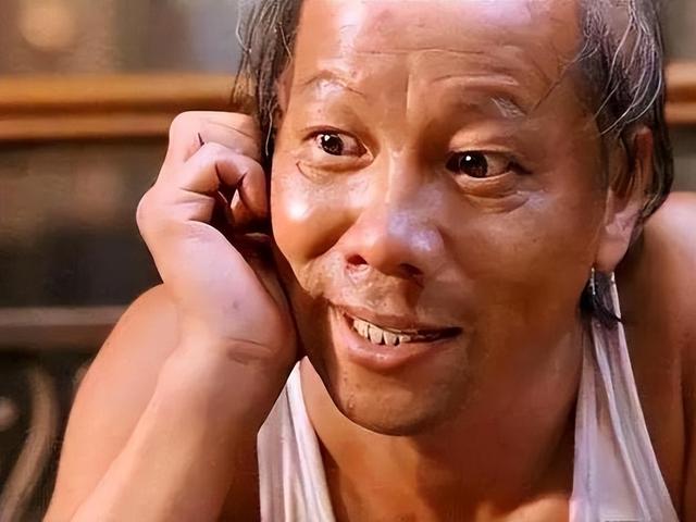 陈光标怒撕遮羞布：梁小龙哪里是病死	，分明是被折腾死的！