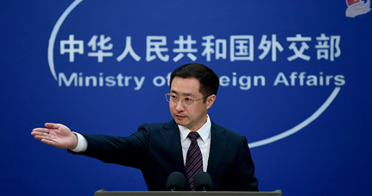 中国偏偏不让出港口，19国军队堵门，导弹已经抬头，倒逼中方让步