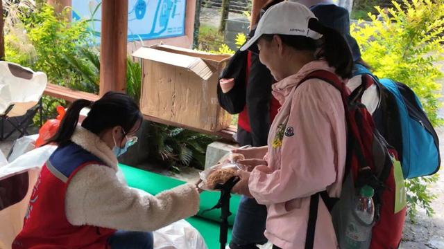 “迎文化旅游大会·赴天坑之约”徒步广西（百色乐业站）活动圆满收官