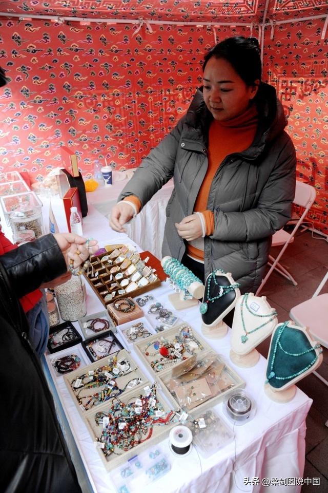 2025年青海同仁热贡文化唐蕃古道行兰州站农文旅商推介活动启幕。