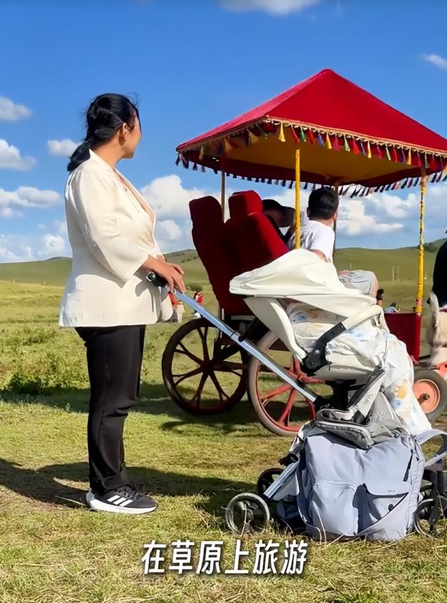 她是中国模范月嫂，月薪3万农村出身，能听懂婴语，明星抢着用她