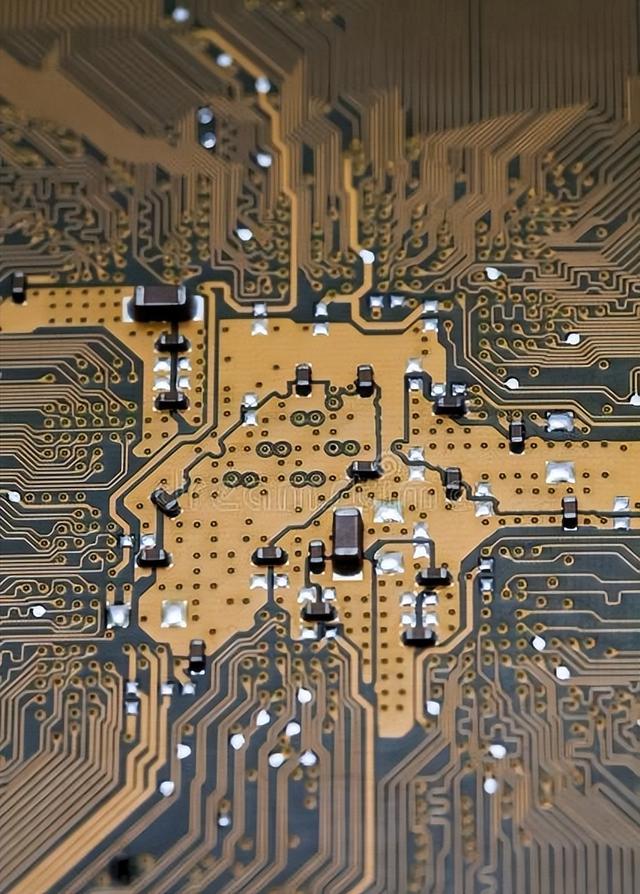 中国用不了！日本芯片技术突破：全新蚀刻技术支持400层堆叠