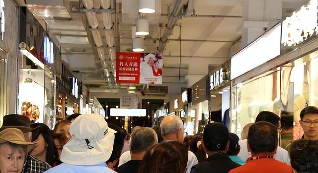 突发！大量日本游客涌入北京，他们不去旅游不吃美食，原因为何？