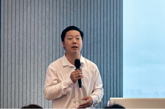 龙岗人工智能机器人街区党委揭牌成立，政企学研代表齐聚一堂