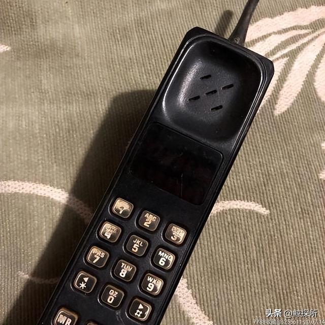 手机电量剩一半就充比较好，还是快没电了再充比较好？为什么？