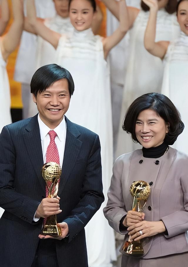 雷军没想到，十亿赌约12年后，董明珠一个举动再令所有人刮目相看