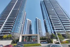 东莞南城“拟120元/天停车费”小区物业回应：暂缓执行收费方案图片