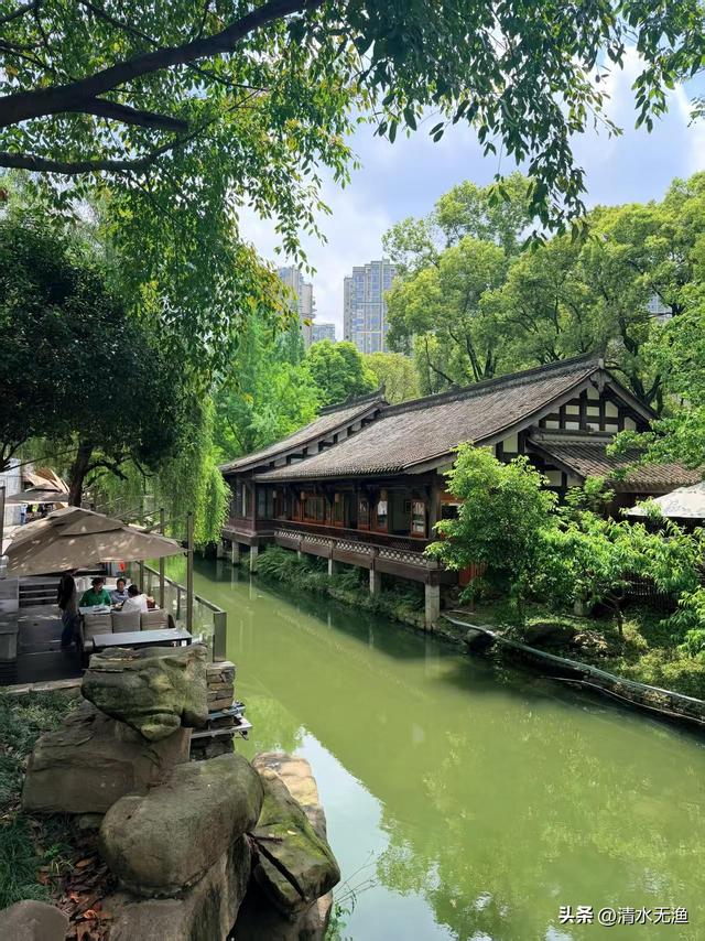 高铁直达，适合女人一个人散心旅行的6座城市，心累了挑一个走走