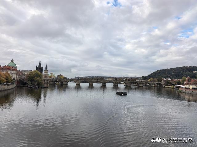 欧洲行第11天：离开捷克再入德国，前往斯图加特，体验不限速高速