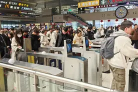 2025年春运开启 铁路郑州站温情铺就平安旅途图片