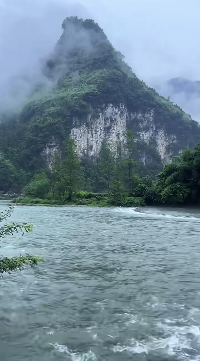 不去诗和远方又咋了？家乡这绿水青山，照样把我治愈得明明白白