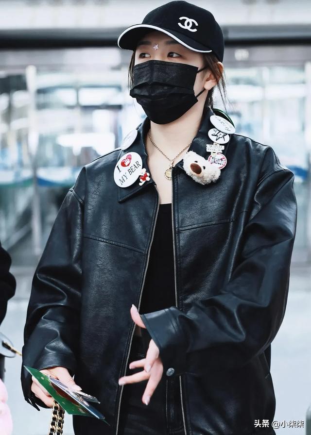 陈梦夺冠后大胆穿搭皮衣吊带惊艳亮相北京,这造型太抢眼了!