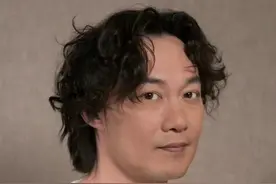 陈奕迅半年内第3次受伤，中暑休克昏倒致腮骨骨裂，脸部缝30多针图片