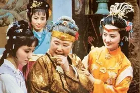 87《红楼梦》试妆照片，陈晓旭像哪吒，张莉成村姑，邓婕hold住了图片