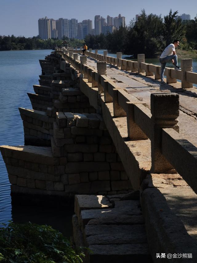 世界最长的跨海石桥安平桥在世界石材之都水头镇 双龙千里走双骑8