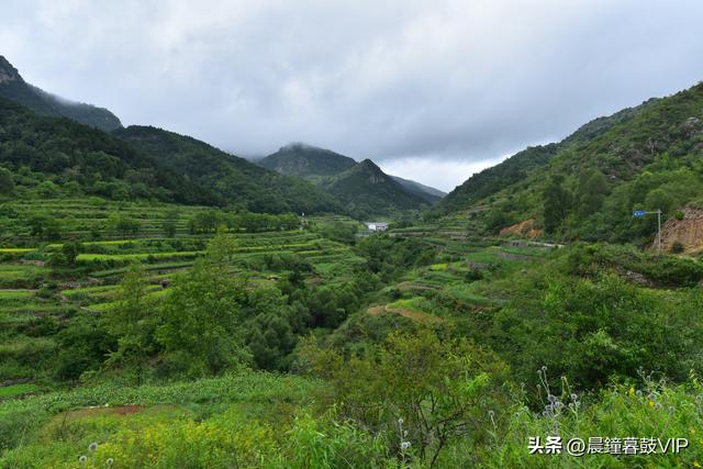 太行山平顺县的天路