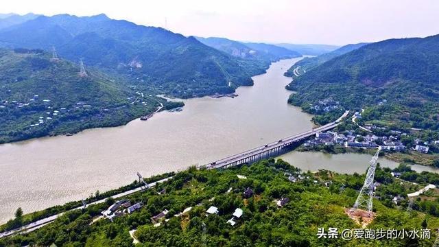 嘉陵江：一条河流雕刻的文化史诗