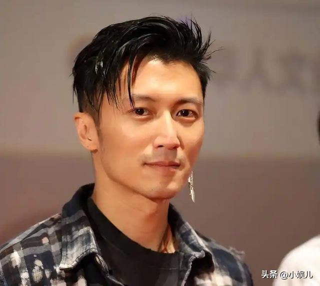 王菲也没想到，自己宝贝11年的男友谢霆锋，居然是个“扶妹魔”
