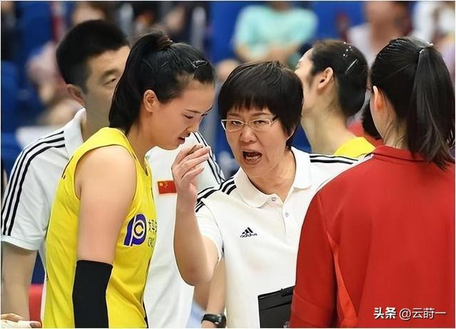 从“铁榔头”到“整容狂魔”，64岁郎平成了这样，差点认不出来了