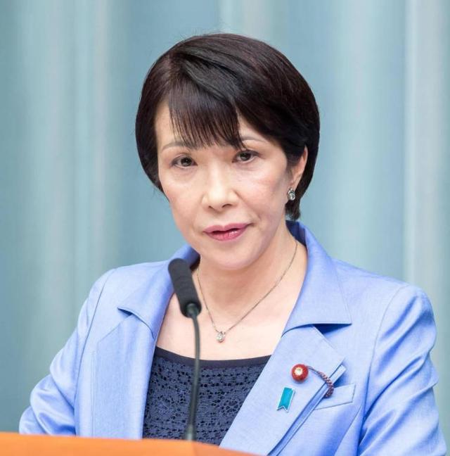 日本天皇亲自出山，对中国的反击正式开始	，高市早苗憋出了一妙计