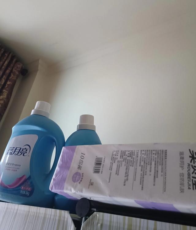 对苏马荡避暑生活有始有终，才让她们嗅到机会，能捡大瓜