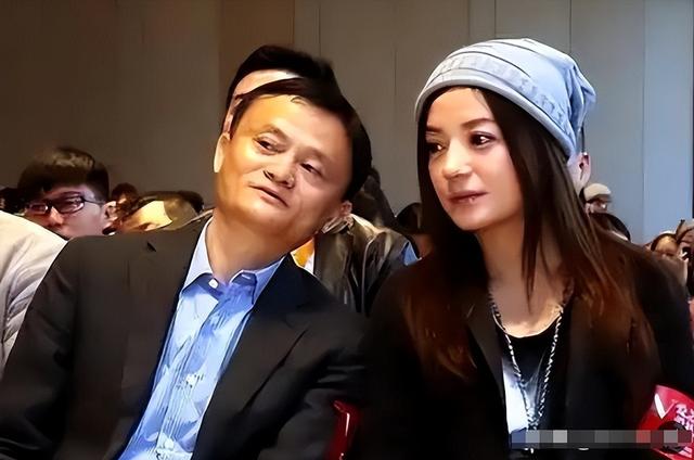 贼心不死！劣迹艺人赵薇走投无路，15岁女儿成她的最后一根稻草