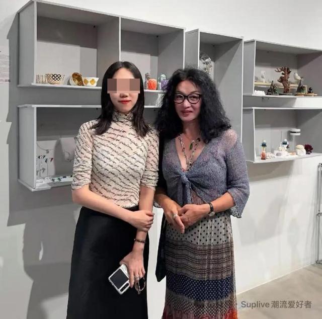逃到国外半年多，58岁金星近照曝光，容颜大变，昔日辉煌难再续