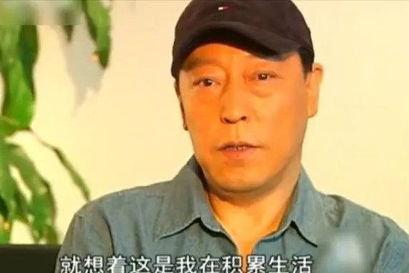 原来她是倪大红的妻子，难怪65岁还在内娱活跃，娶一个贤妻旺三代