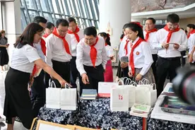 大足区委书记陈一清向全区少年儿童致以节日祝福并调研教育工作时强调 办好人民满意教育 让孩子们健康快乐成长图片