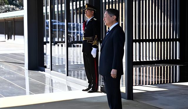 日本天皇亲自出山，对中国的反击正式开始	，高市早苗憋出了一妙计