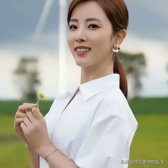 狐狸尾巴藏不住？李思思离开央视原因曝光，原来“野心”不止于此