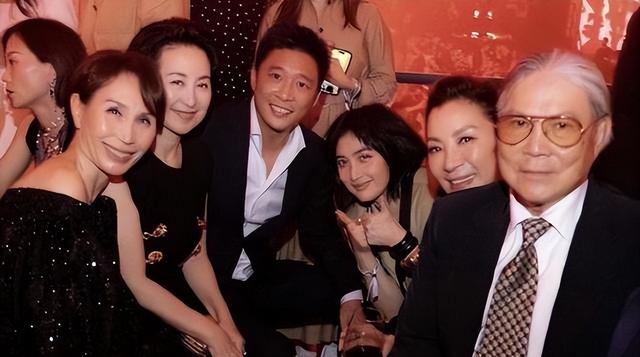 郭晶晶没想到，代言暴雷不到一周	，霍启山竟替霍家找回了“体面”