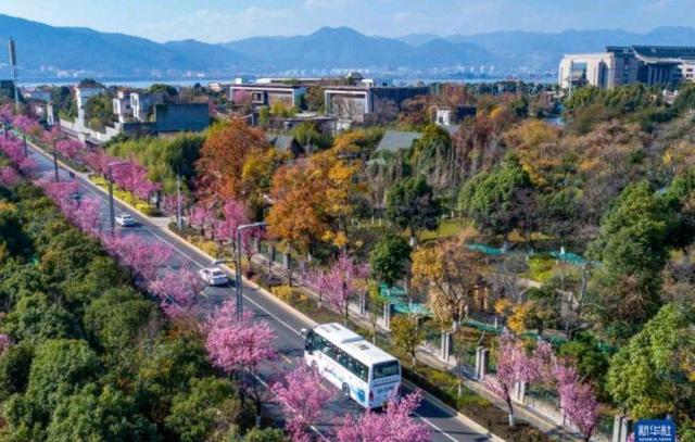 云南唯一特大城市，面积远超京蓉，人口突破八百万，有何不凡之处