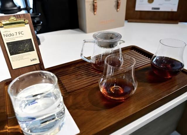 疯了！迪拜卖6980元天价咖啡刷新土豪纪录，到底谁在为价格买单？