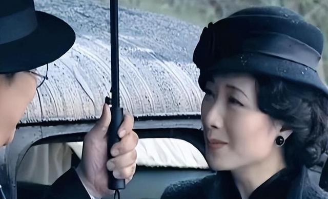 权色交易	、陪睡上位	，她压根不沾边，简直是娱圈的一股“清流”