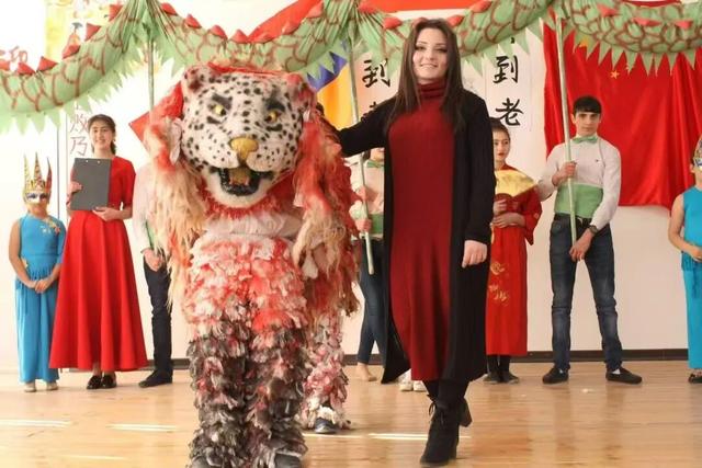 人均卡戴珊，这个忧伤又美丽的小国让我念念不忘