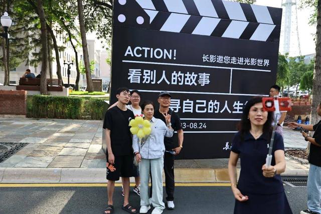 整新活儿！新民大街火的不得了！董宇辉也来了