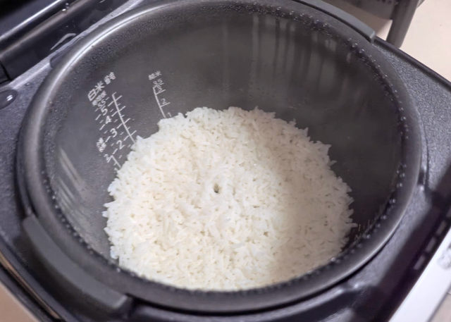 电饭煲什么内胆最好最健康？5种电饭煲内胆对比：结果一目了然