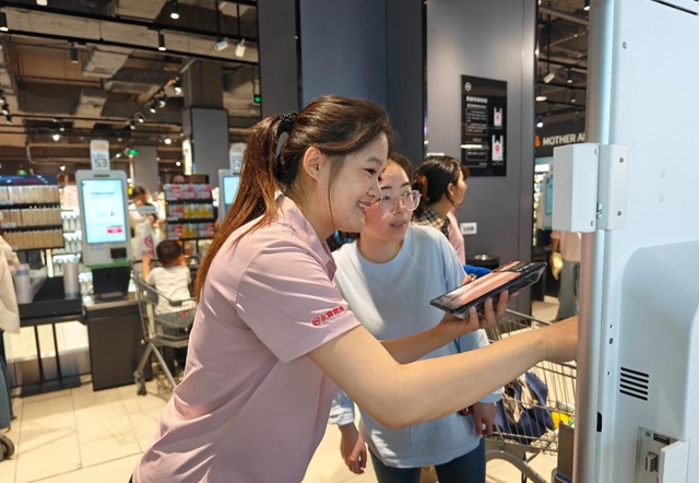 又一巨头倒下!疯狂关店11万家，为什么我们都不愿意逛商场了?