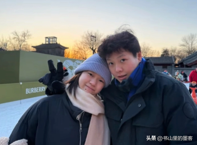 全红婵正式回归亮相！身材高挑颜值超级抢眼，留齐肩长发后大变样