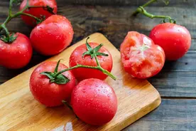 常吃西红柿有哪些好处？提醒：两类人群不宜多吃，易引发不适图片