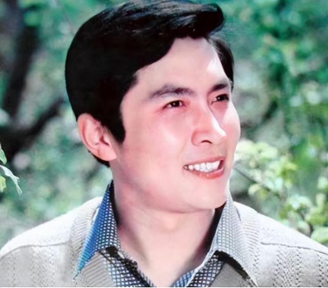 没想到，73岁唐国强，因九三阅兵后的一条动态，实现“口碑逆袭”