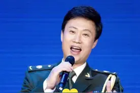 歌唱家江涛与耿为华，同唱弹起我心爱的土琵琶，开唱听出明显区别图片