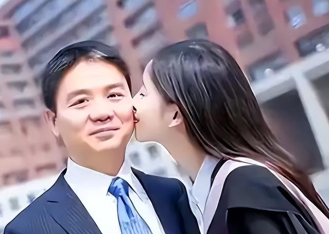 刘强东没想到，离过年不到2月，章泽天走上了和田朴珺一样的路