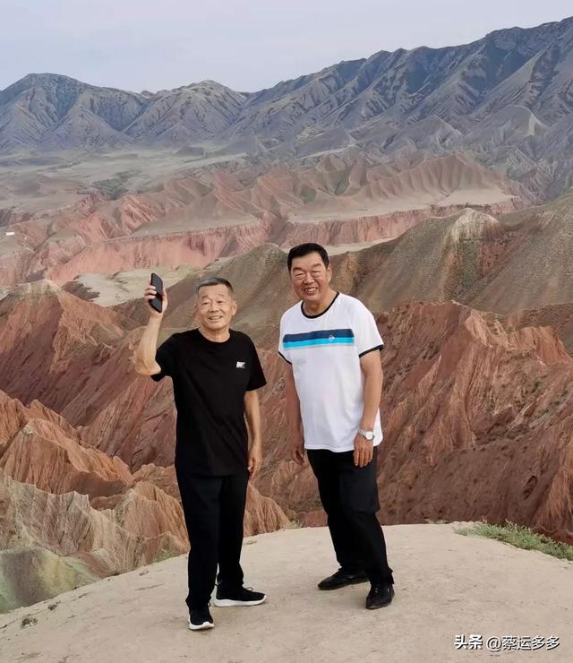 努尔加的七彩丹霞壮美如油画