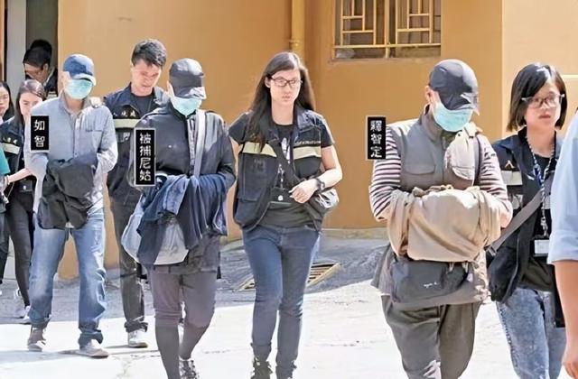 “风流尼姑”释智定落网，白天贪墨钱财，晚上与和尚醉生梦死！