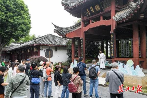 “知音湖北”解锁更多沉浸式体验——从登楼到“入戏”,千古名楼玩出新花样